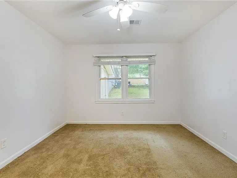 834 Wilson Cir SW — Photo 14