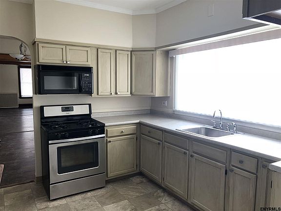 2nd image of 303 N 4th Ave