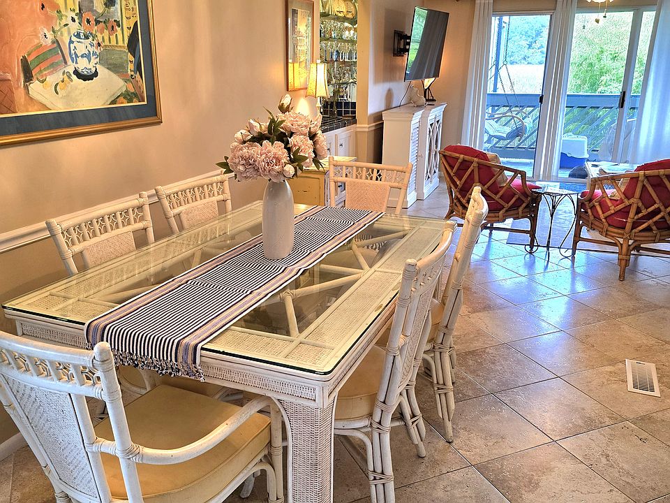 The Dining Room table for six