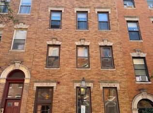 11 Grove St APT 7, Boston, MA 02114