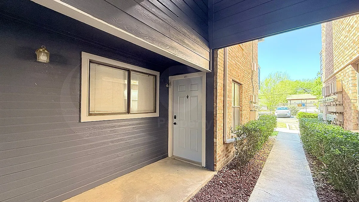 1 bed, 1.0 bath, 389 sqft, $700 — Photo 2