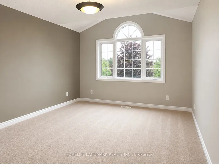 388 Berryhill Dr — Photo 7