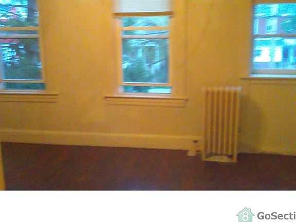 3rd image of 4616 Reisterstown Rd
