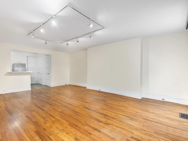 32 Remsen St #1F — Photo 7