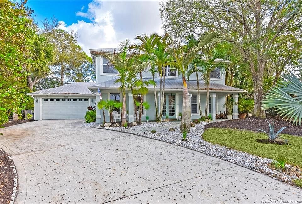 1st image of 1042 SW Lighthouse Dr
