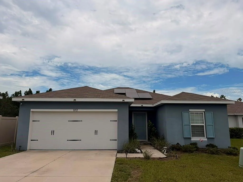 3 bed, 2.0 bath, 1292 sqft, $1,950 — Photo 1
