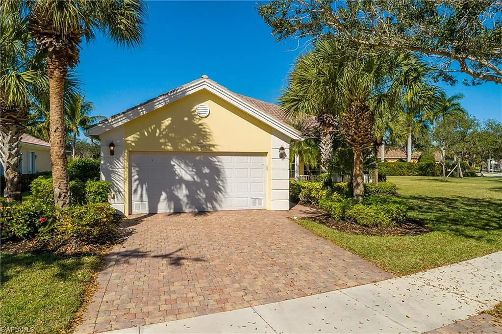 4 bed, 3.0 bath, 2518 sqft, $4,200 — Photo 1