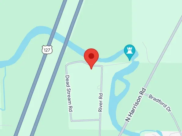 8917 School Rd, Houghton Lake, MI 48629