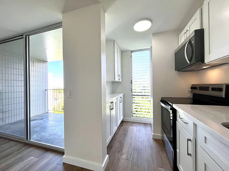 647 Kunawai Ln #613 — Photo 3