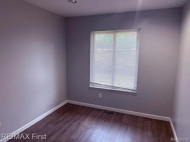 15012 Congress Dr — Photo 27