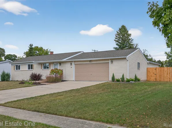 1411 Athlone St, Oxford, MI 48371