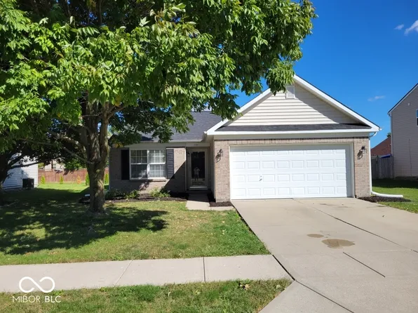 1129 Half Moon Ln, Cicero, IN 46034