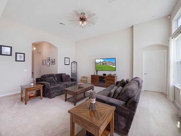 4th image of 5837 NW Gerald Cir