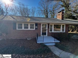 106 Woodview Dr, Laurens, SC 29360