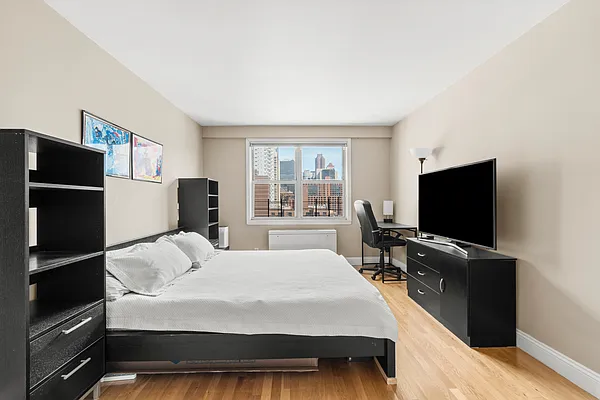 Sold by Compass | media 9