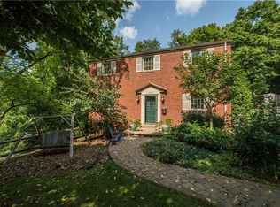 104 James Pl, Mt Lebanon, PA 15228