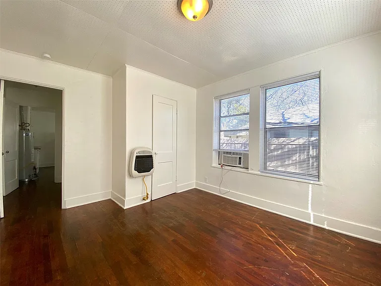 5009 Avenue G #A — Photo 8