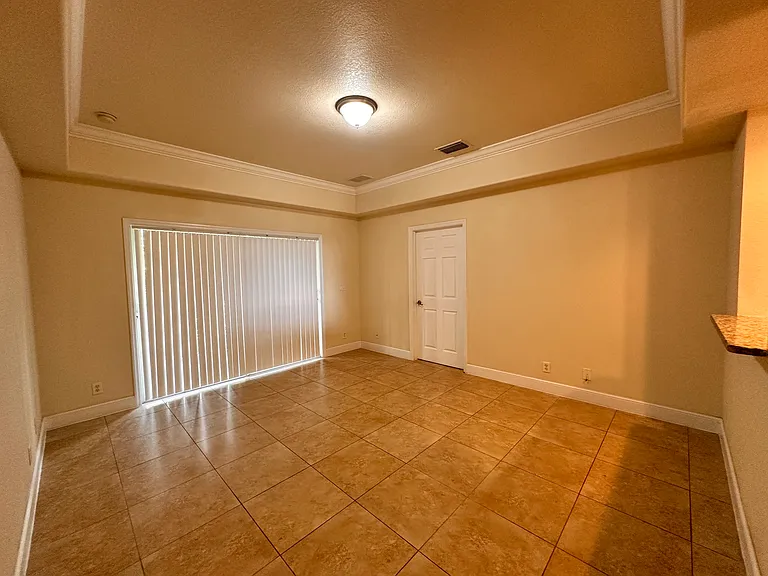 325 NE 23rd Ave #24 — Photo 7