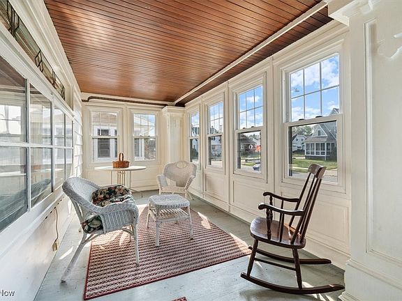 5th image of 16508 Dartmouth Ave
