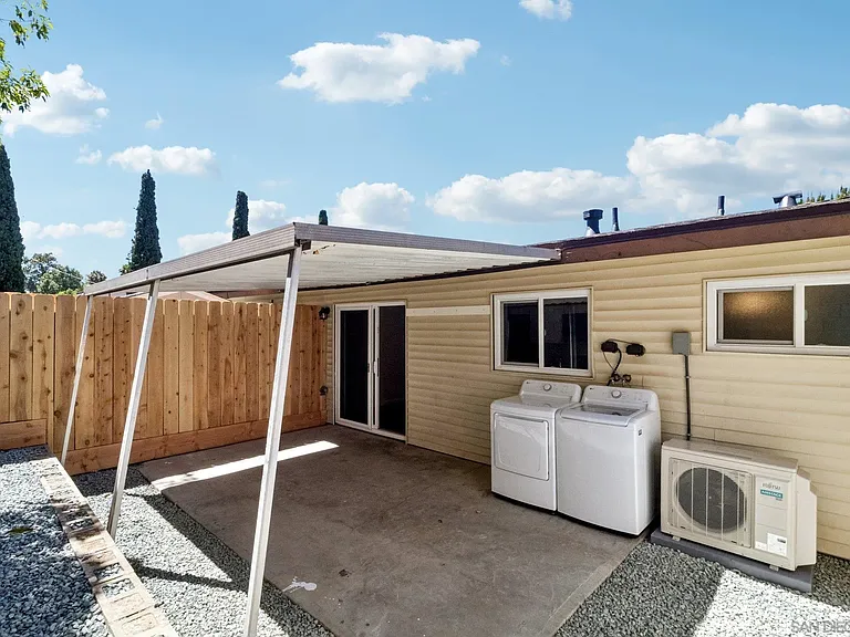 8719 Carribean Way — Photo 28