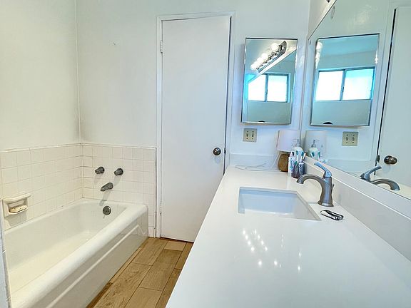 5th image of 1323 N Fuller Ave APT 7