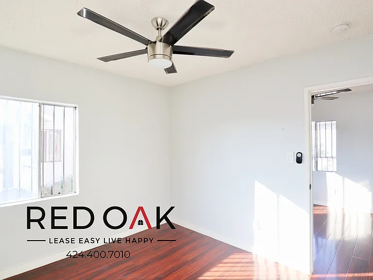 1184 E 52nd St #3/4 — Photo 6