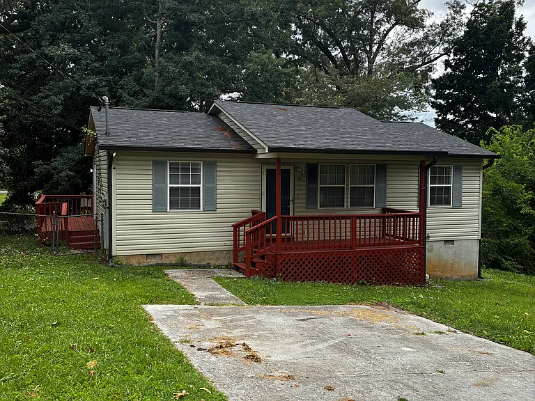 1421 McMillan St — Photo 1