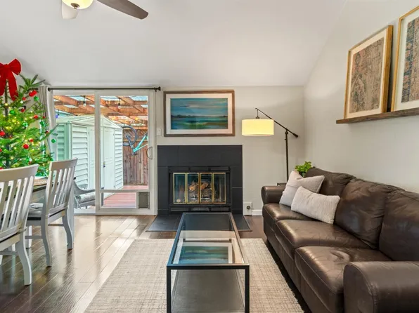 192 Courtyards E, Windsor, CA 95492