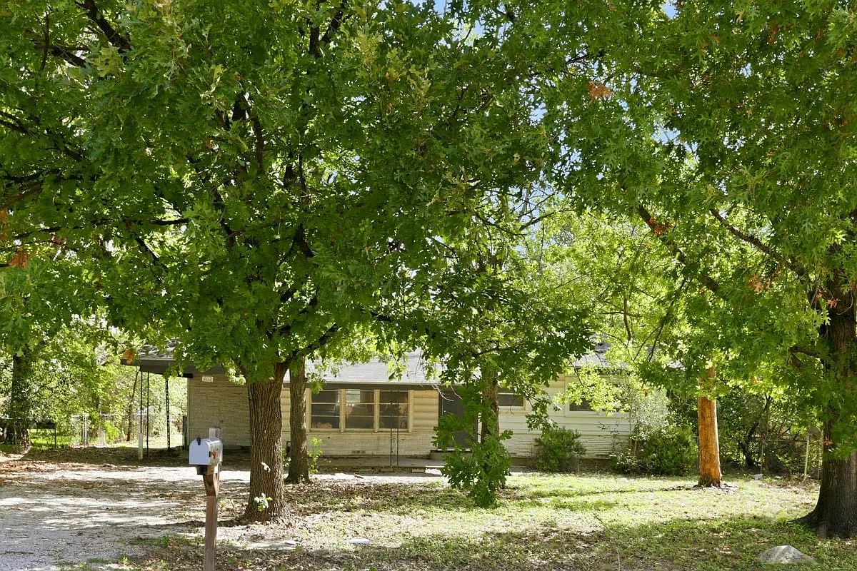 4612 Old Dallas Rd — Photo 2