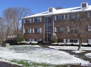 21 Fernview Ave APT 11, North Andover, MA 01845