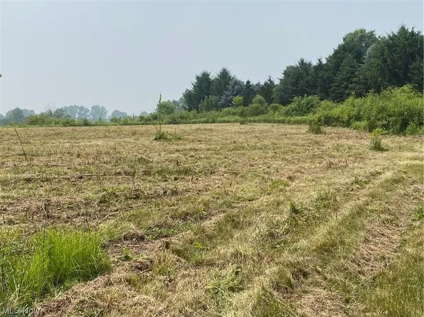 3818 Webb Rd, Ravenna, OH 44266