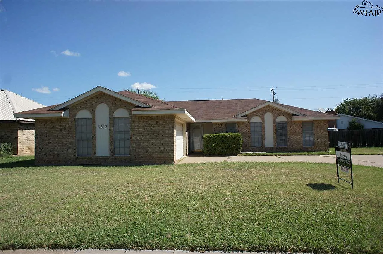 3 bed, 2.0 bath, 1426 sqft, $2,150 — Photo 1
