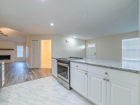 3rd image of 785 Hawser St NE