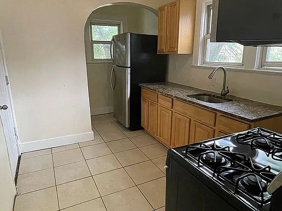 2nd image of 24-26 Irving Ave Floor 2