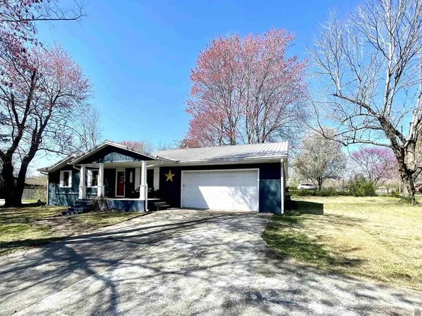 1498 Clayshire Dr, Murray, KY 42071