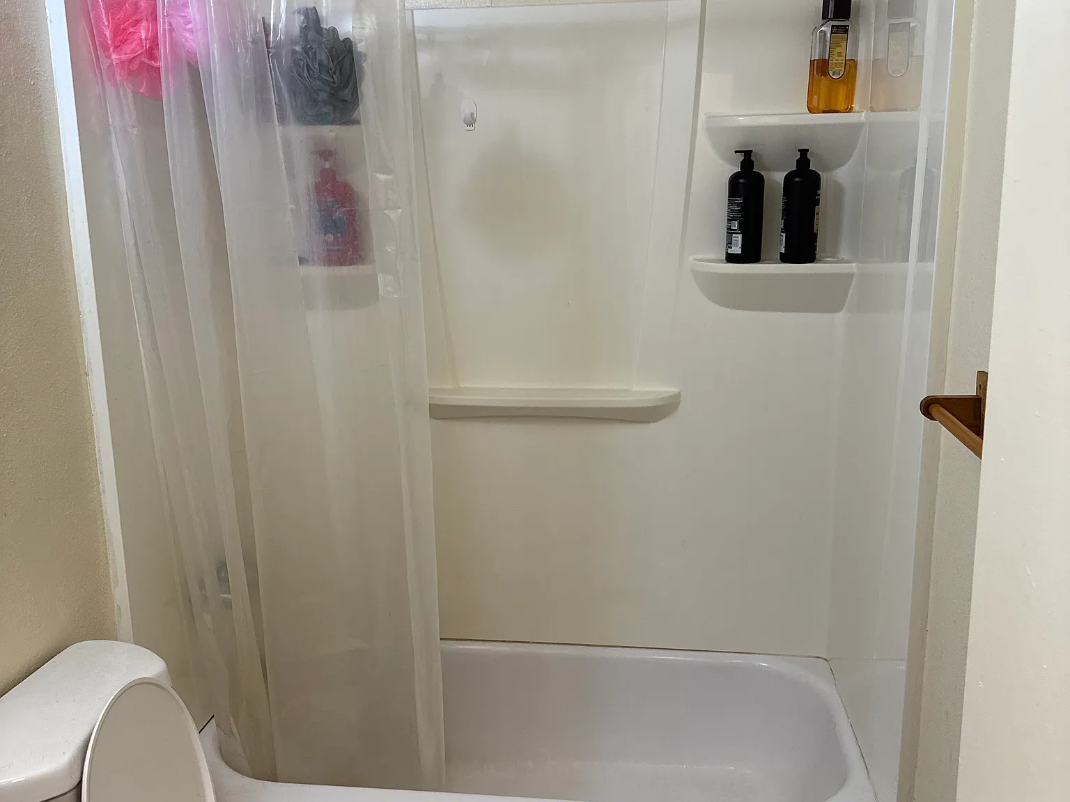 2 bed, 800 sqft, $1,570 — Photo 2