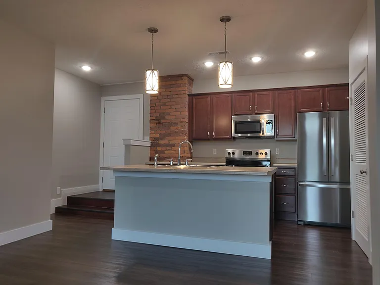 608 Columbia St — Photo 14