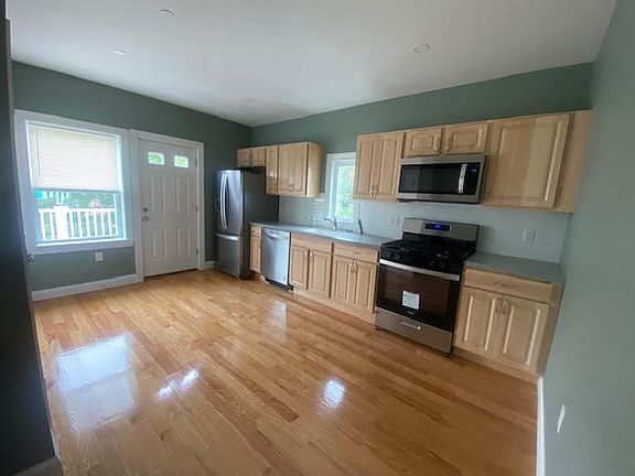 2nd image of 309 Adams St Floor 2