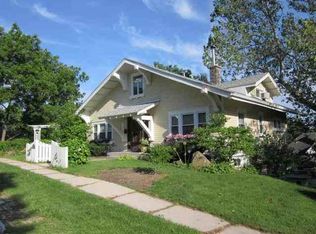 31 Edgehill Ter, Davenport, IA 52803