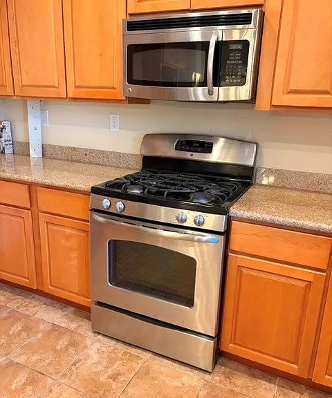 165 Stonegate Cir #B — Photo 8