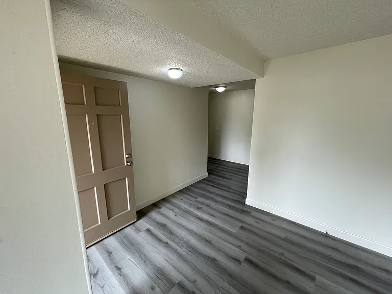 2903 Clover Ct — Photo 3