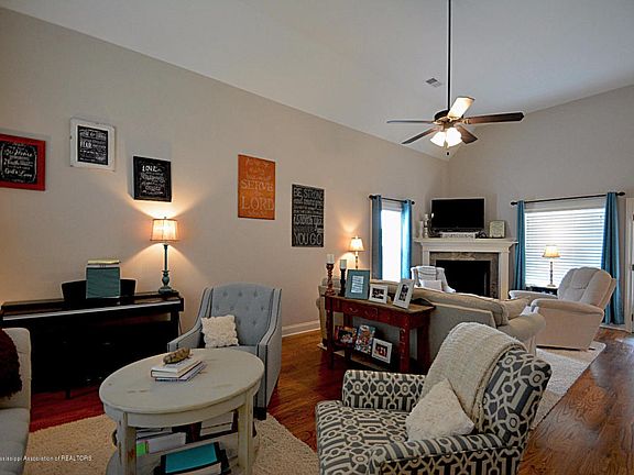 3rd image of 4687 W Dublin