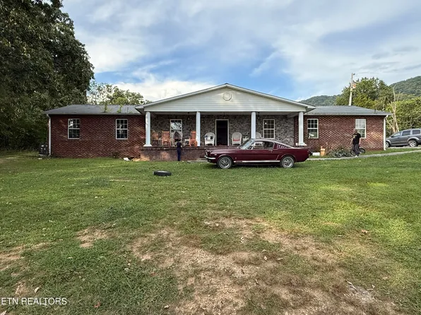 365 Young Ln, Tazewell, TN 37879