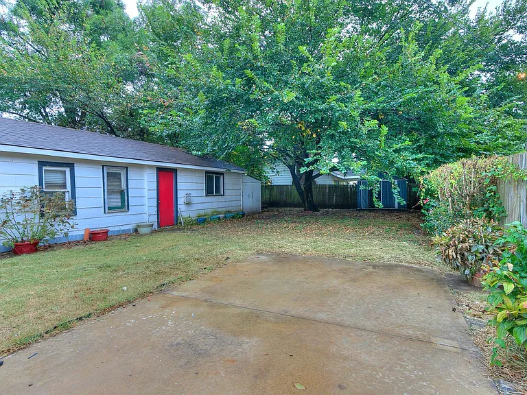 625 W Dewey St — Photo 40