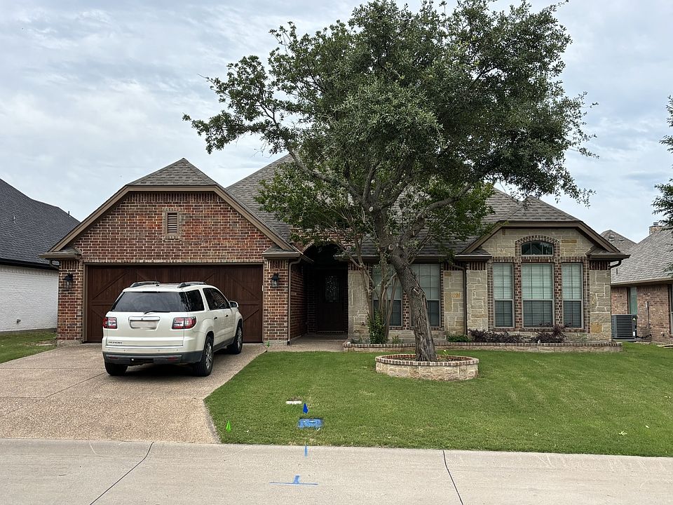 1st image of 205 Bay Hill Dr