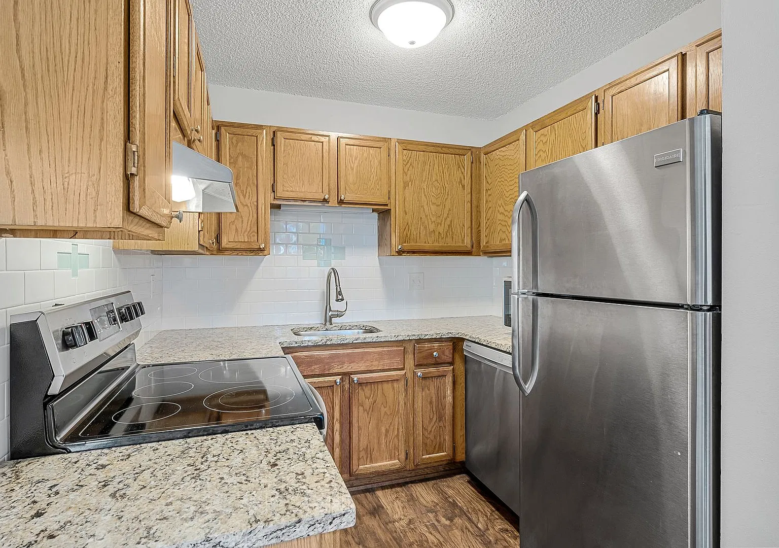 Single family home — Photo 2