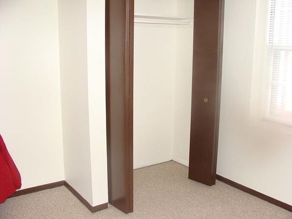 5th image of 201 Cedar Ave APT 2
