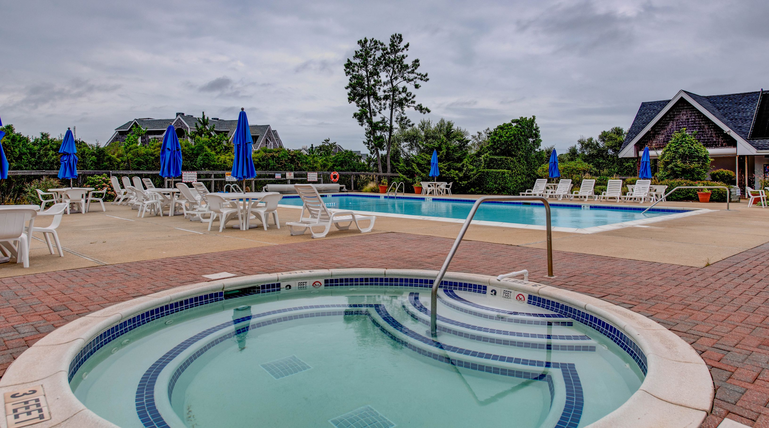 23 Fort Pond Rd Rough Riders Condo II 90 in Montauk Out East