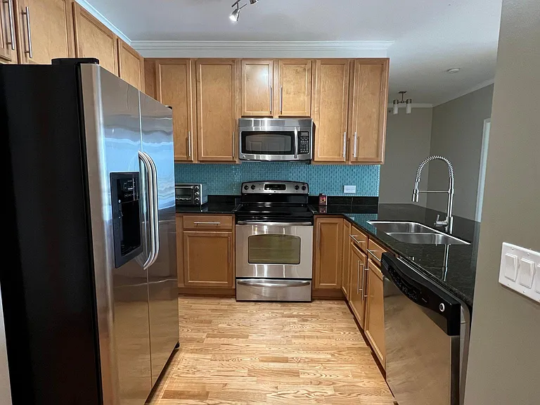 100 E 14th St #2207 — Photo 17