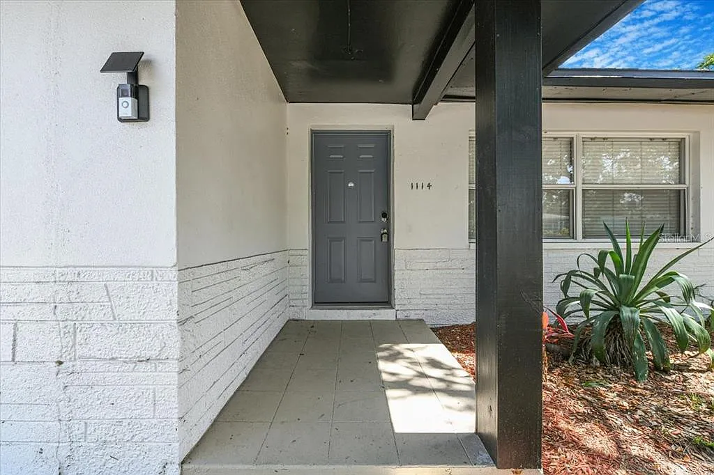 4 bed, 2.0 bath, 1735 sqft, $3,000 — Photo 2